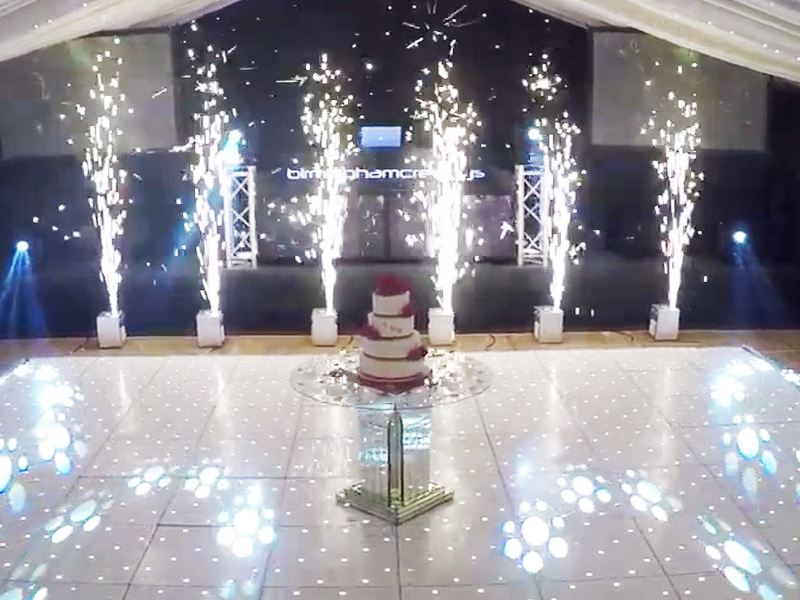 Effetto Speciale Torta nuziale - Fontane Luminose Idee Originali Matrimonio  Torino - Musica Matrimonio Torino