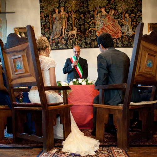 Celebrante sindaco per riti civili di matrimonio a Torino, Cuneo, Asti, Aosta, Varese, Como. Finto sindaco matrimoni